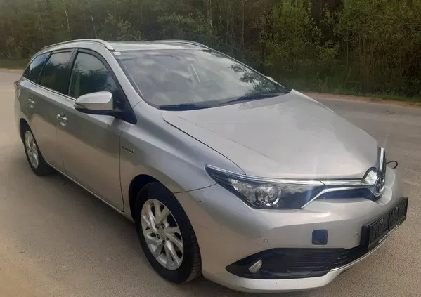 toyota Toyota Auris cena 37900 przebieg: 105000, rok produkcji 2018 z Oleśnica